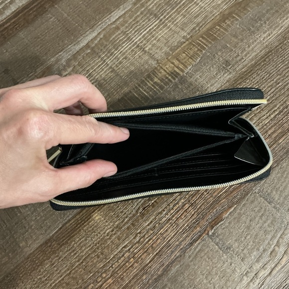 Buxton Black Leather Wallet with Gold Zipper - Picture 4 of 7